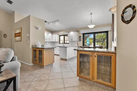 $615,000 | 107 Executive Circle, Boynton Beach, FL 33436