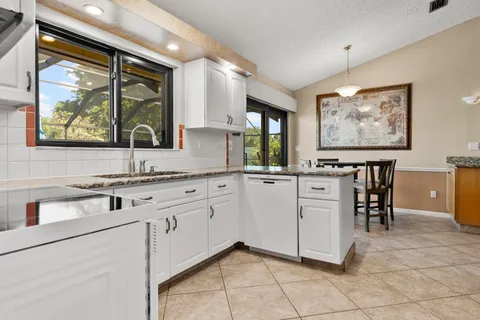 $615,000 | 107 Executive Circle, Boynton Beach, FL 33436