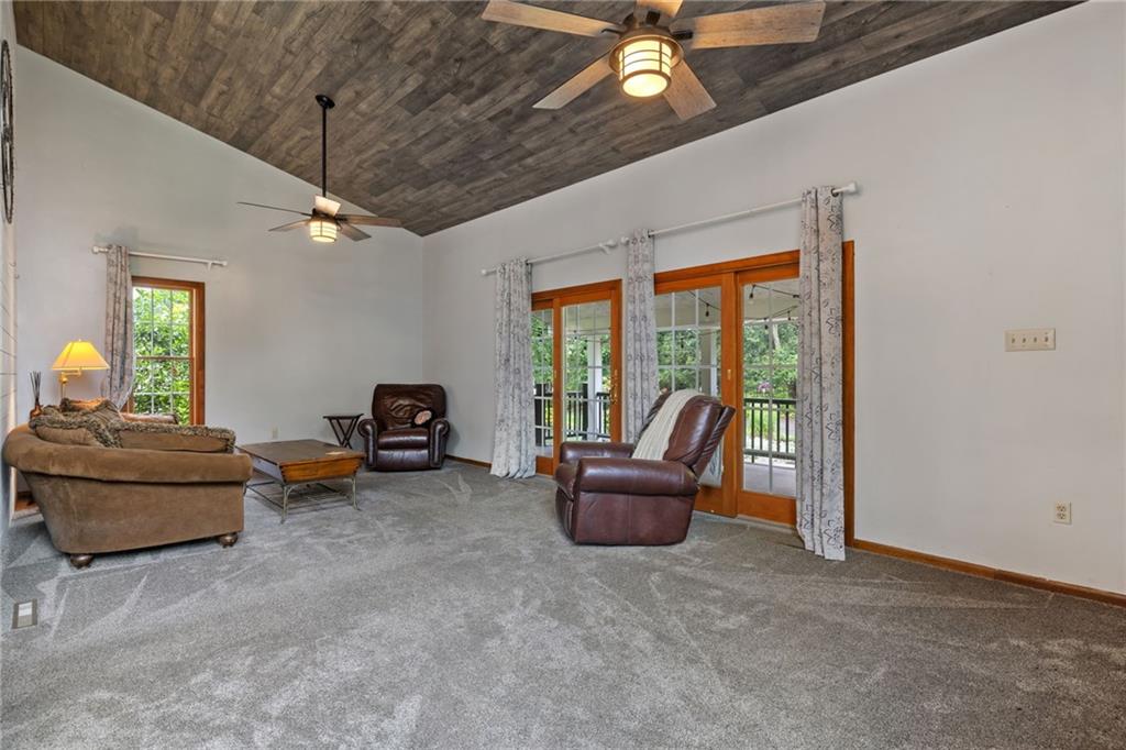 9610 Fox Road Pittsburgh, PA 15237 - Photo 11 of 47