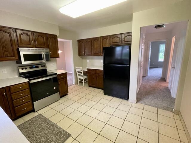 6154-6156 Torrington Road Kalamazoo, MI 49009 - Photo 5 of 14 IMG_7103
