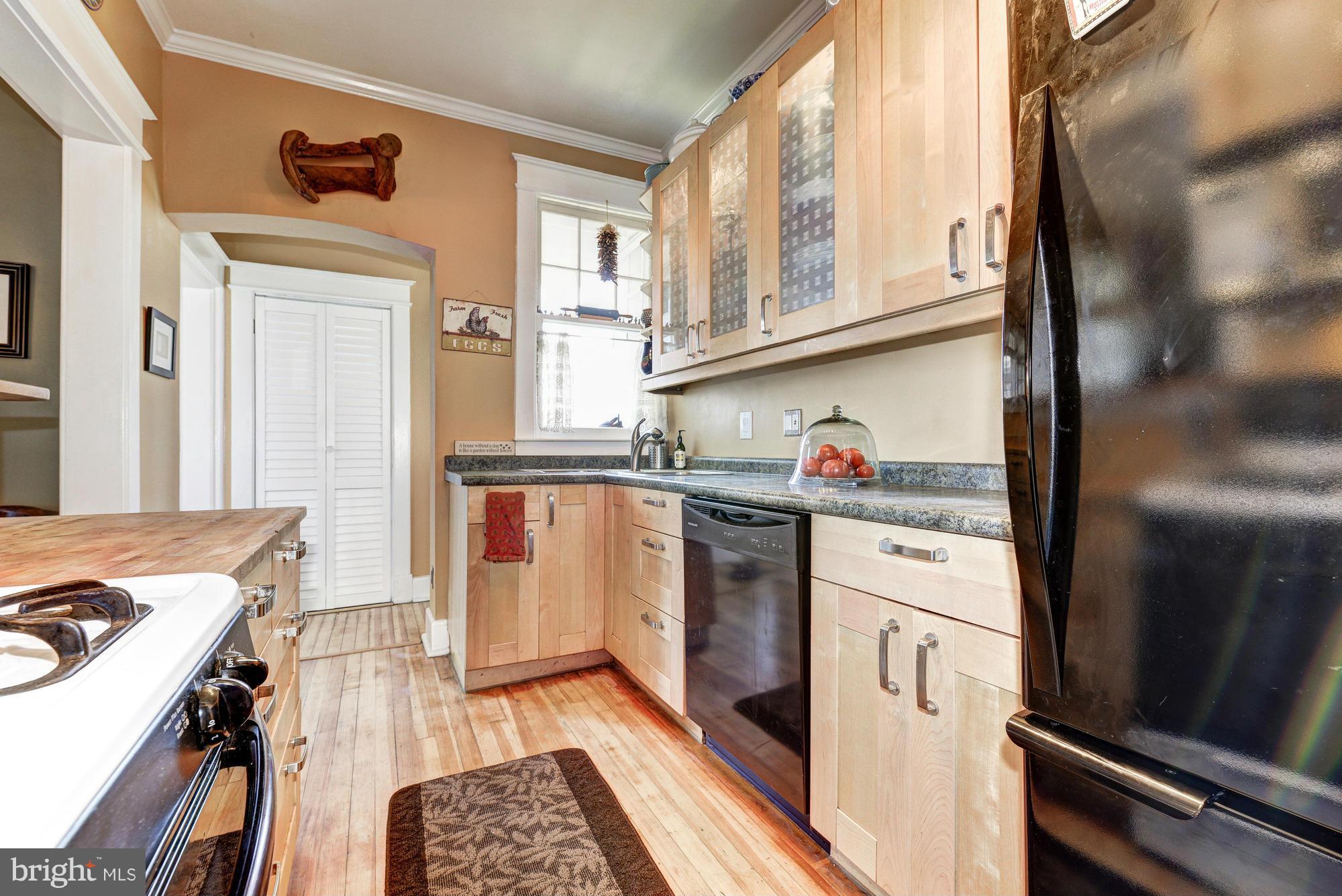 4713 Piney Branch Road Northwest Washington, DC 20011 - Photo 9 of 26 Kitchen