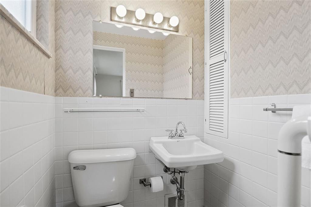 1006 Connor Road Pittsburgh, PA 15234 - Photo 14 of 25 Gallery Image 14