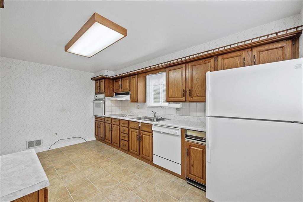 1006 Connor Road Pittsburgh, PA 15234 - Photo 10 of 25 Gallery Image 10