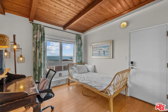 $10,395 | 120 7th Street, Manhattan Beach, CA 90266