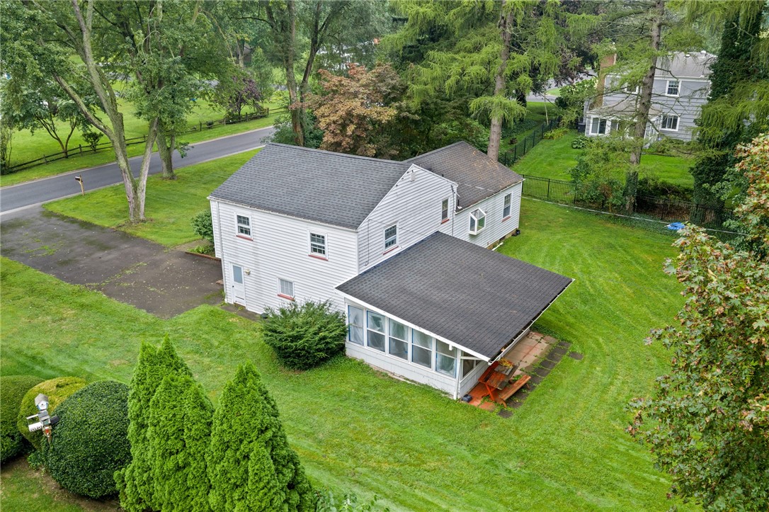 8 Kirklees Road Pittsford, NY 14534 - Photo 2 of 26 Gallery Image 2