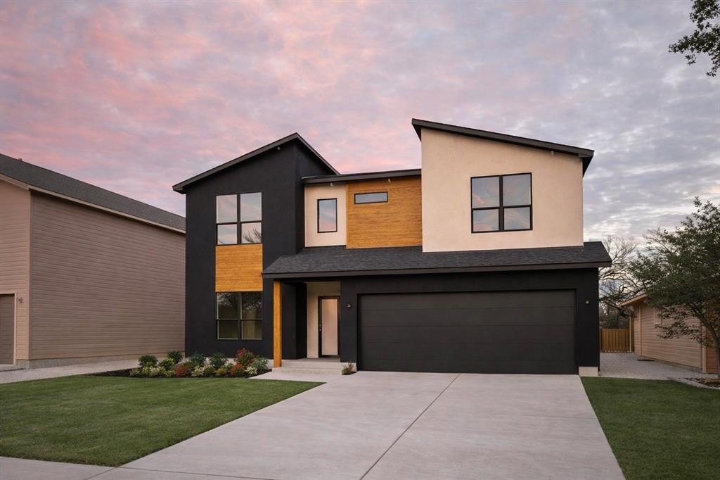 a front view of house with yard