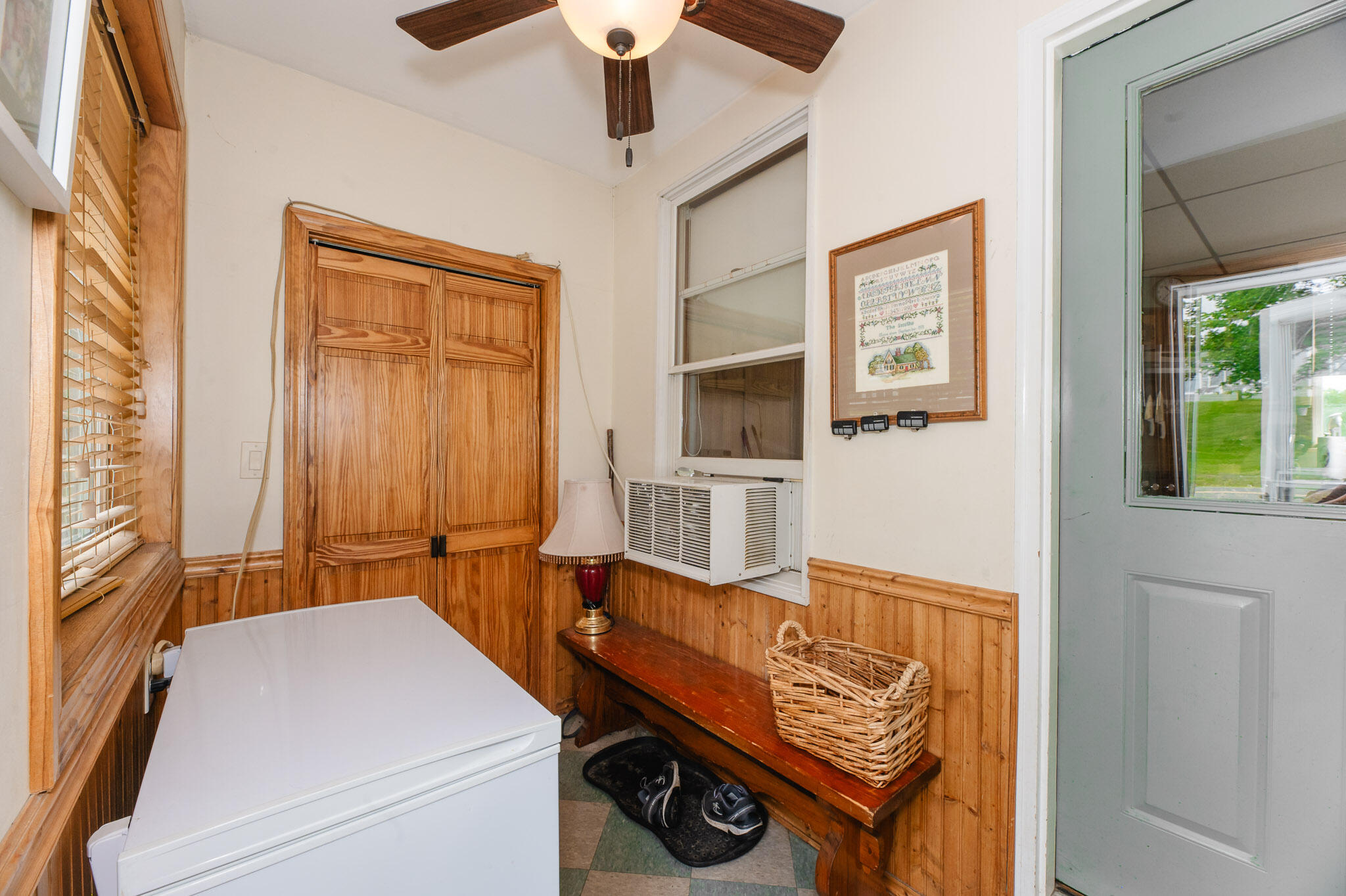 2887 Middle Road Sidney, ME 04330 - Photo 15 of 38 Mud room
