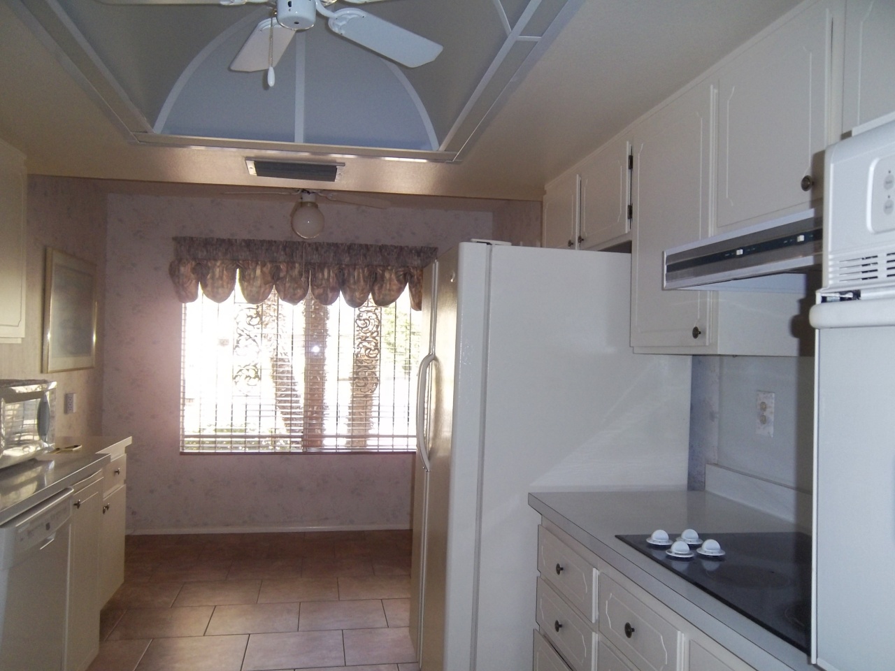 11063 West Oak Ridge Road Sun City, AZ 85351 - Photo 6 of 7 Kitchen