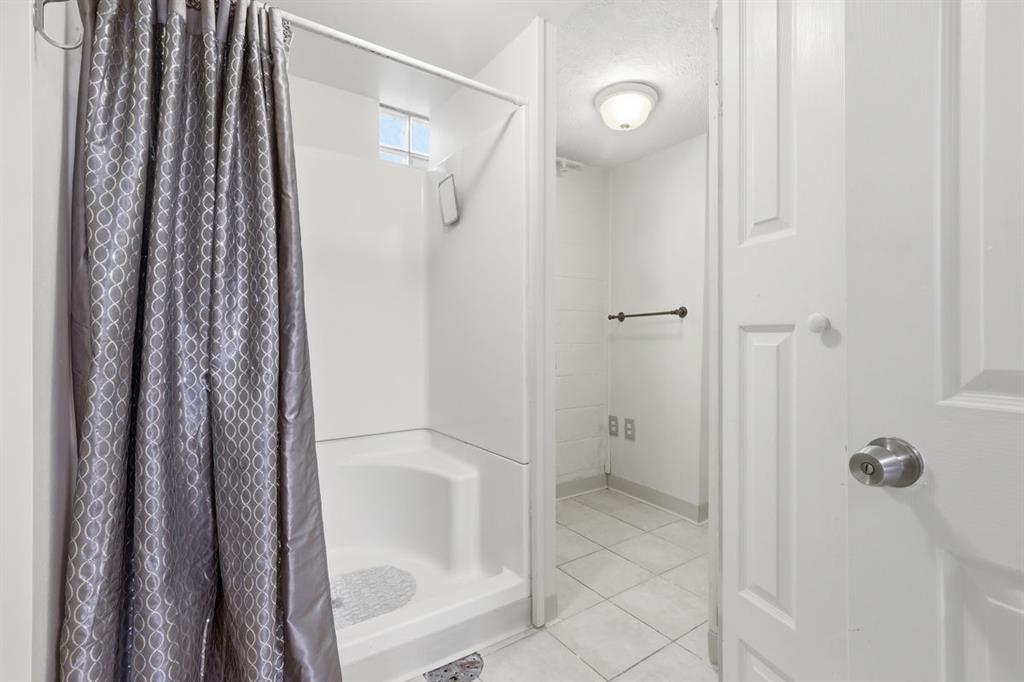 268 Plummer Avenue Pittsburgh, PA 15202 - Photo 32 of 50 a bathroom with a shower