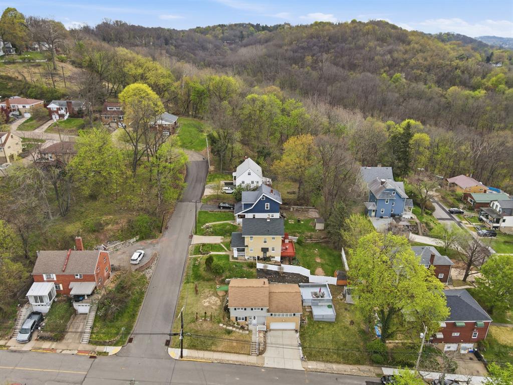 268 Plummer Avenue Pittsburgh, PA 15202 - Photo 47 of 50 an aerial view of multiple house