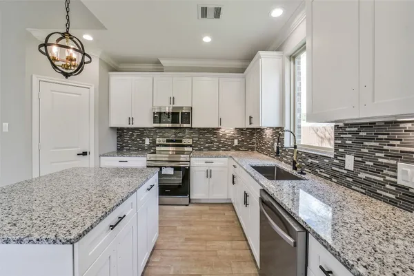 $2,750 | 6835 Tara Drive, Richmond, TX 77469