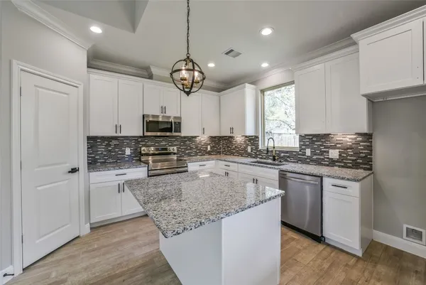 $2,750 | 6835 Tara Drive, Richmond, TX 77469
