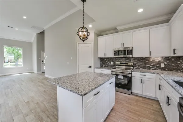 $2,750 | 6835 Tara Drive, Richmond, TX 77469