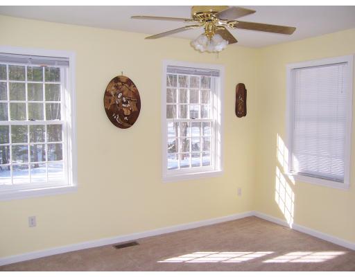 113 Forrest Road Westford, MA 01886 - Photo 16 of 17 Gallery Image 16