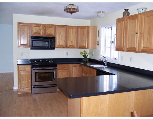 113 Forrest Road Westford, MA 01886 - Photo 5 of 17 Gallery Image 5