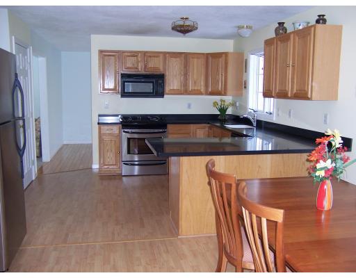 113 Forrest Road Westford, MA 01886 - Photo 6 of 17 Gallery Image 6