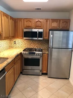 $479,000 | 200 Cambridge Court, Unit 200, Clifton, NJ 07014