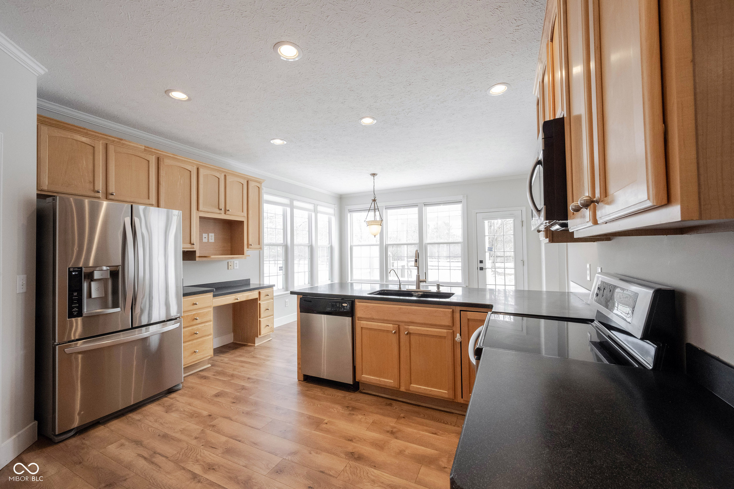 7611 Prairie View Drive Indianapolis, IN 46256 - Photo 4 of 70