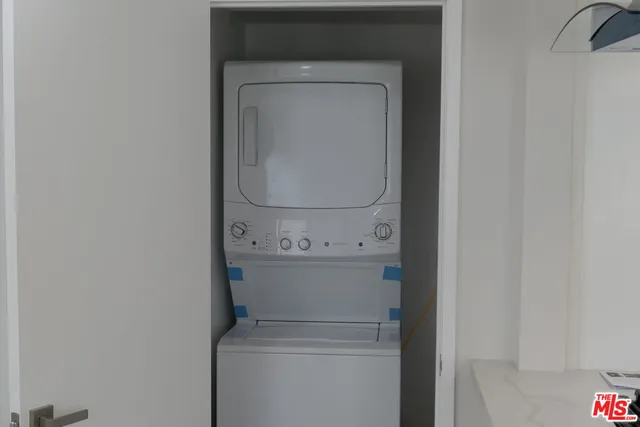 $2,895 | 10836 Camarillo Street, Unit 3, North Hollywood, CA 91602