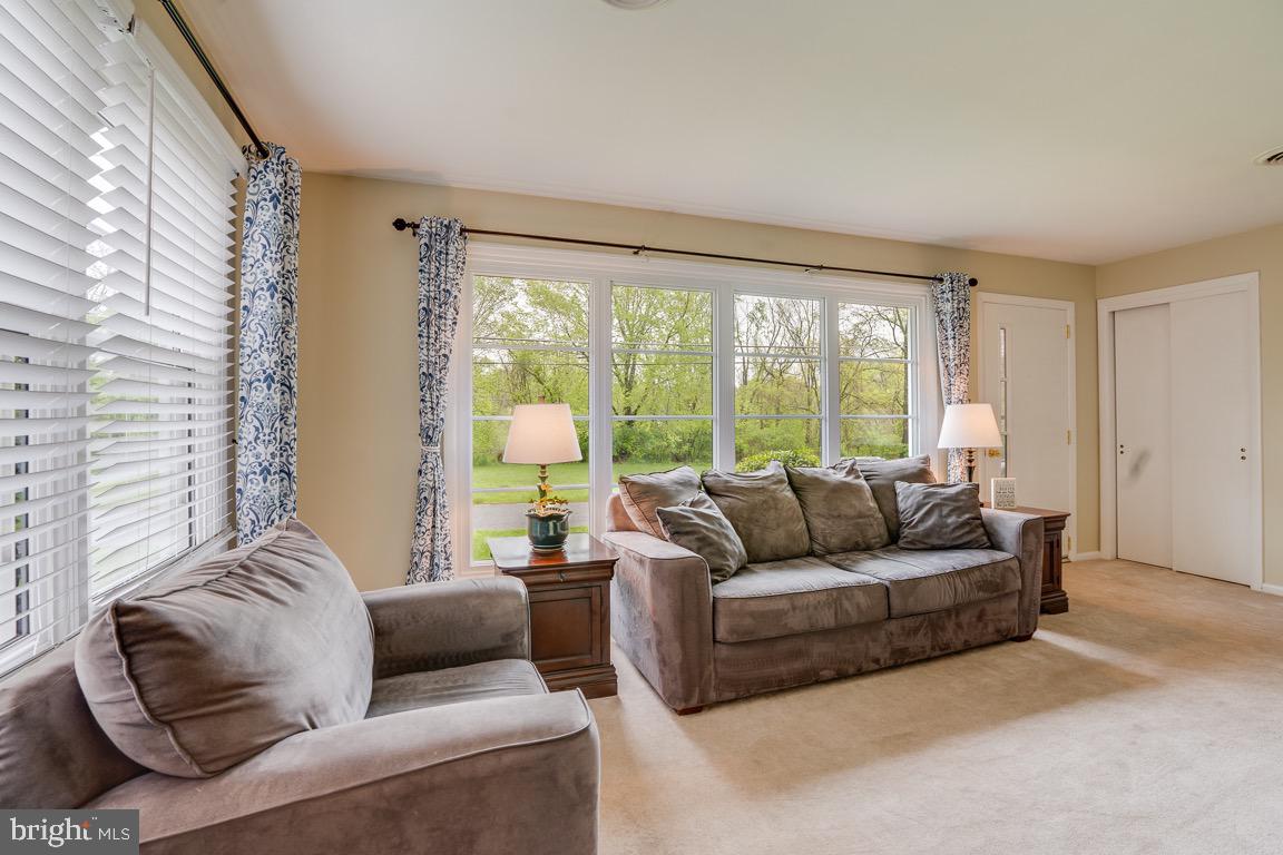 107 Sullivan Road Westminster, MD 21157 - Photo 5 of 25 Gallery Image 5