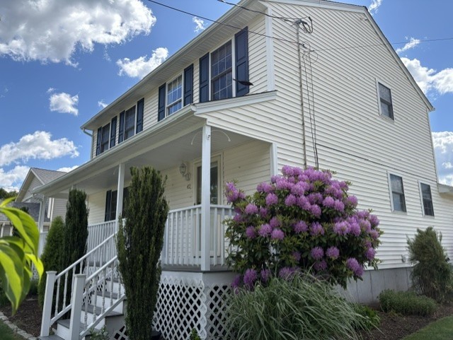 42 Chestnut Street Cumberland, RI 02864 - Photo 3 of 30