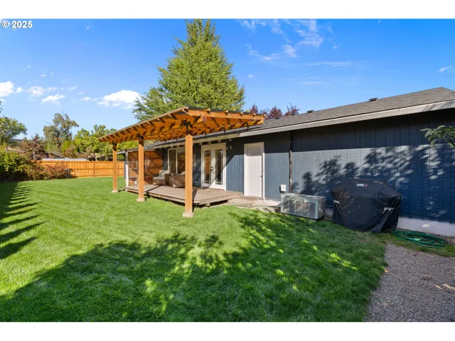 a house view with a outdoor space