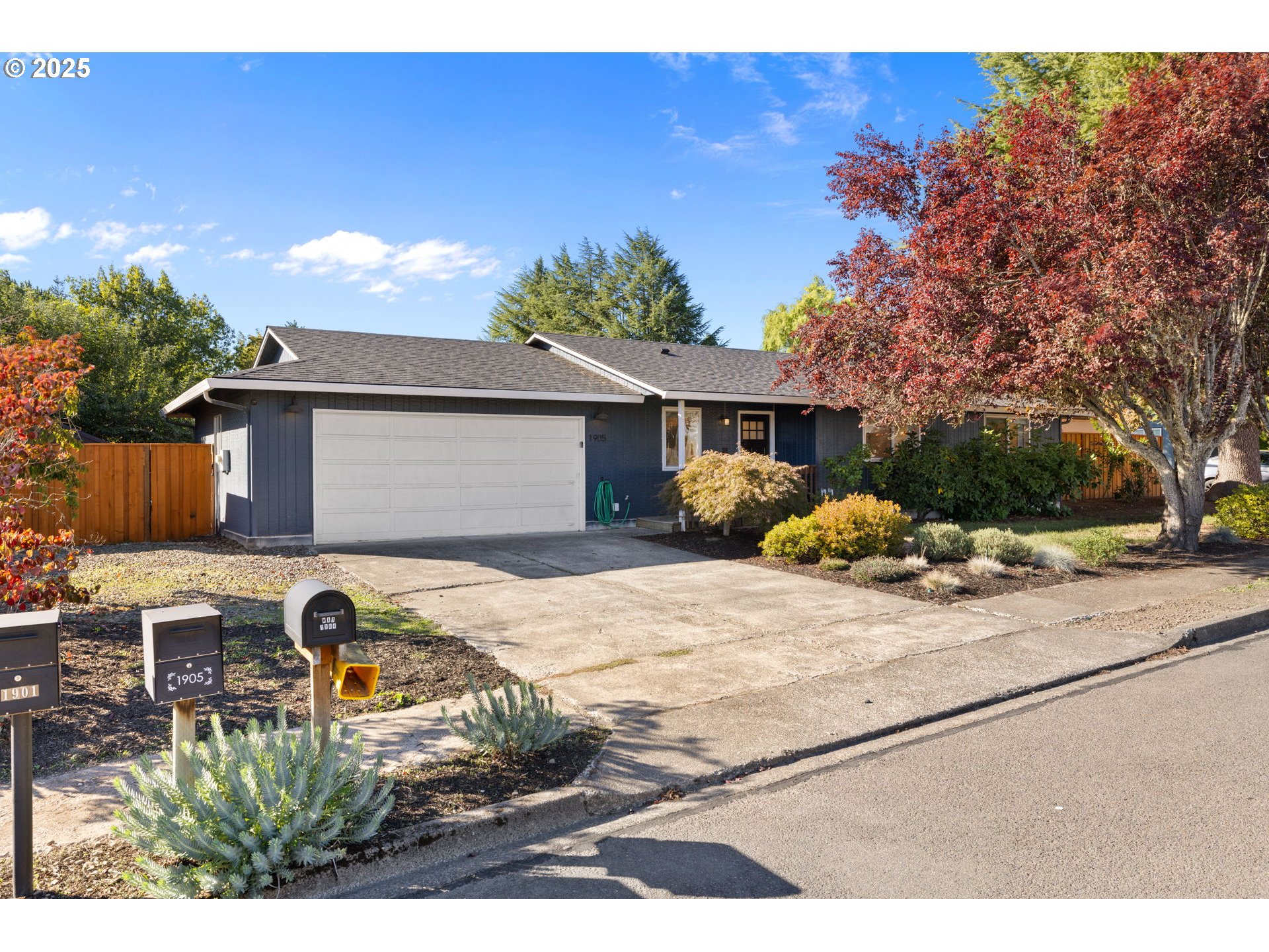 1905 Springbrook Way Newberg, OR 97132 - Photo 4 of 29 a house view with a outdoor space