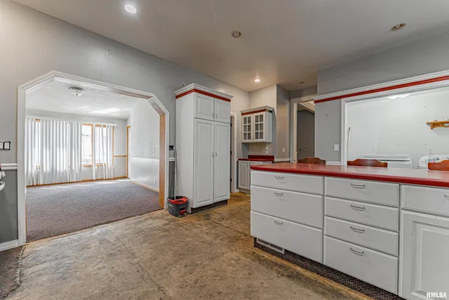 $189,900 | 330 Water Street, Lincoln, IL 62656