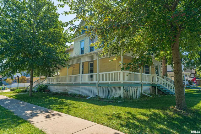 $189,900 | 330 Water Street, Lincoln, IL 62656