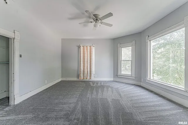 $189,900 | 330 Water Street, Lincoln, IL 62656