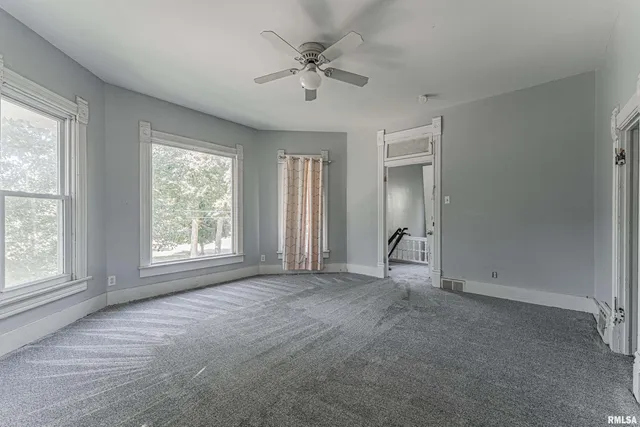 $189,900 | 330 Water Street, Lincoln, IL 62656