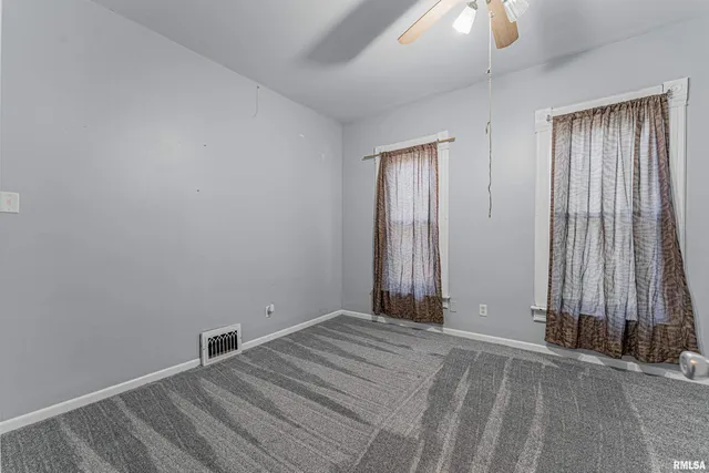 $189,900 | 330 Water Street, Lincoln, IL 62656