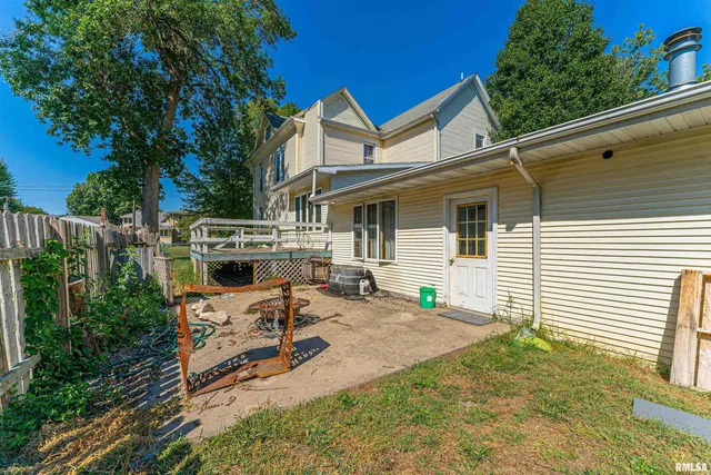 $189,900 | 330 Water Street, Lincoln, IL 62656