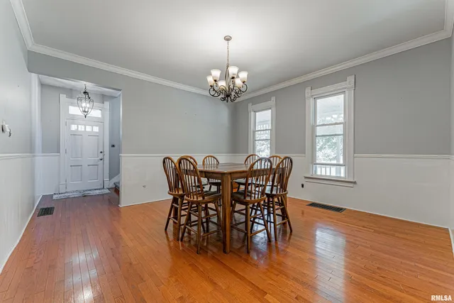 $189,900 | 330 Water Street, Lincoln, IL 62656