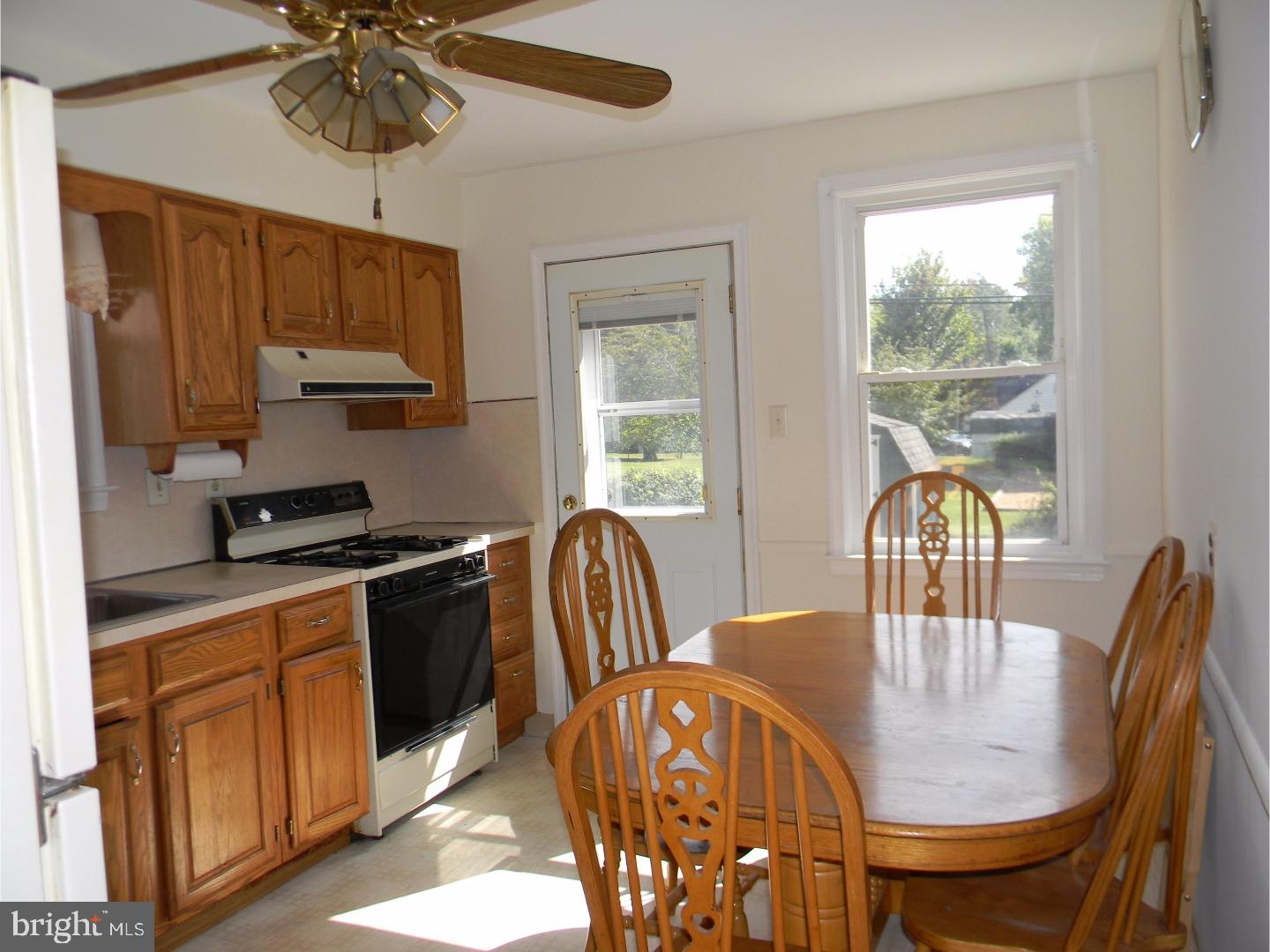 41 South Malin Road Broomall, PA 19008 - Photo 5 of 14 Gallery Image 5
