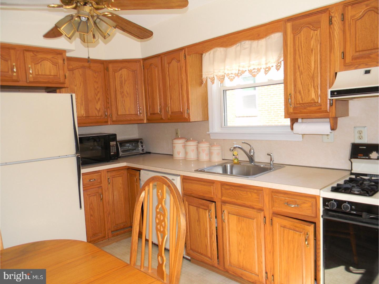 41 South Malin Road Broomall, PA 19008 - Photo 6 of 14 Gallery Image 6