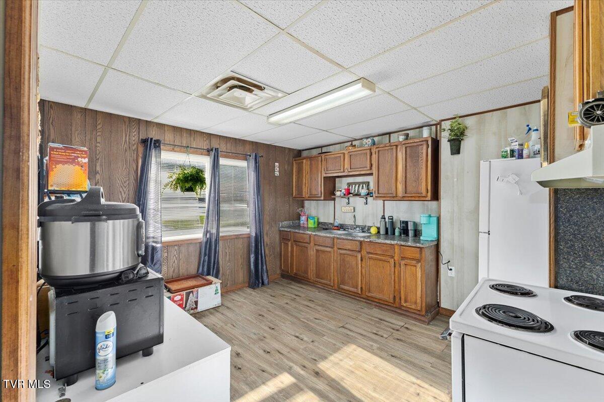 1104 Rittertown Road Hampton, TN 37658 - Photo 15 of 34 19-128A6675