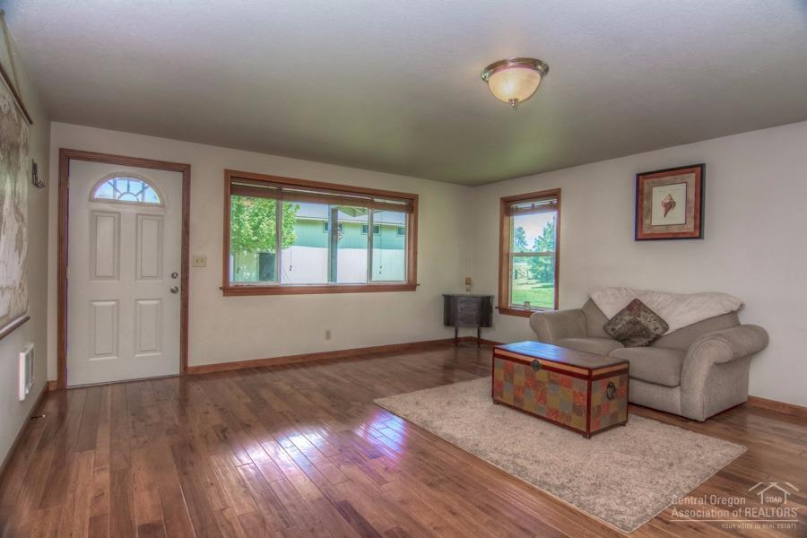 19244 Shoshone Road Bend, OR 97702 - Photo 4 of 25 Additional Photo