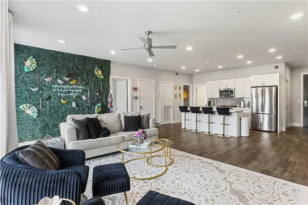 $2,300 | 900 Bartholomew Street, Unit 316, New Orleans, LA 70117