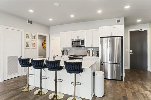 $2,300 | 900 Bartholomew Street, Unit 316, New Orleans, LA 70117