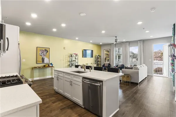 $2,300 | 900 Bartholomew Street, Unit 316, New Orleans, LA 70117