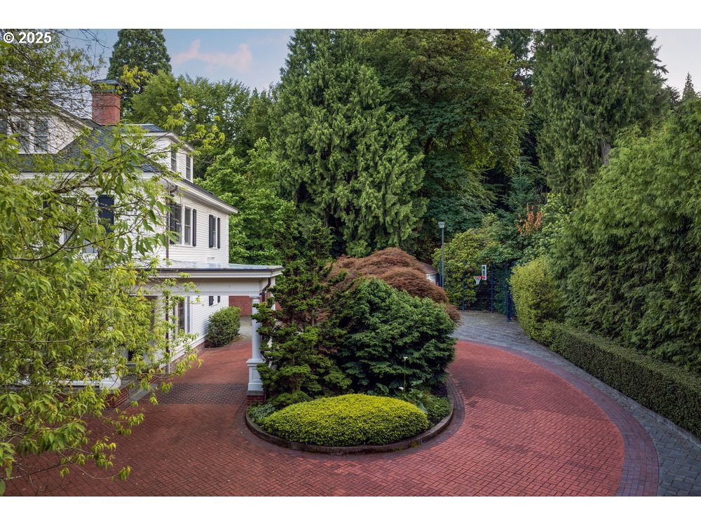 11175 South Riverwood Road Portland, OR 97219 - Photo 5 of 48