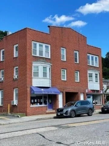 $2,300 | 173 Main Street, Unit B1, Northport, NY 11768