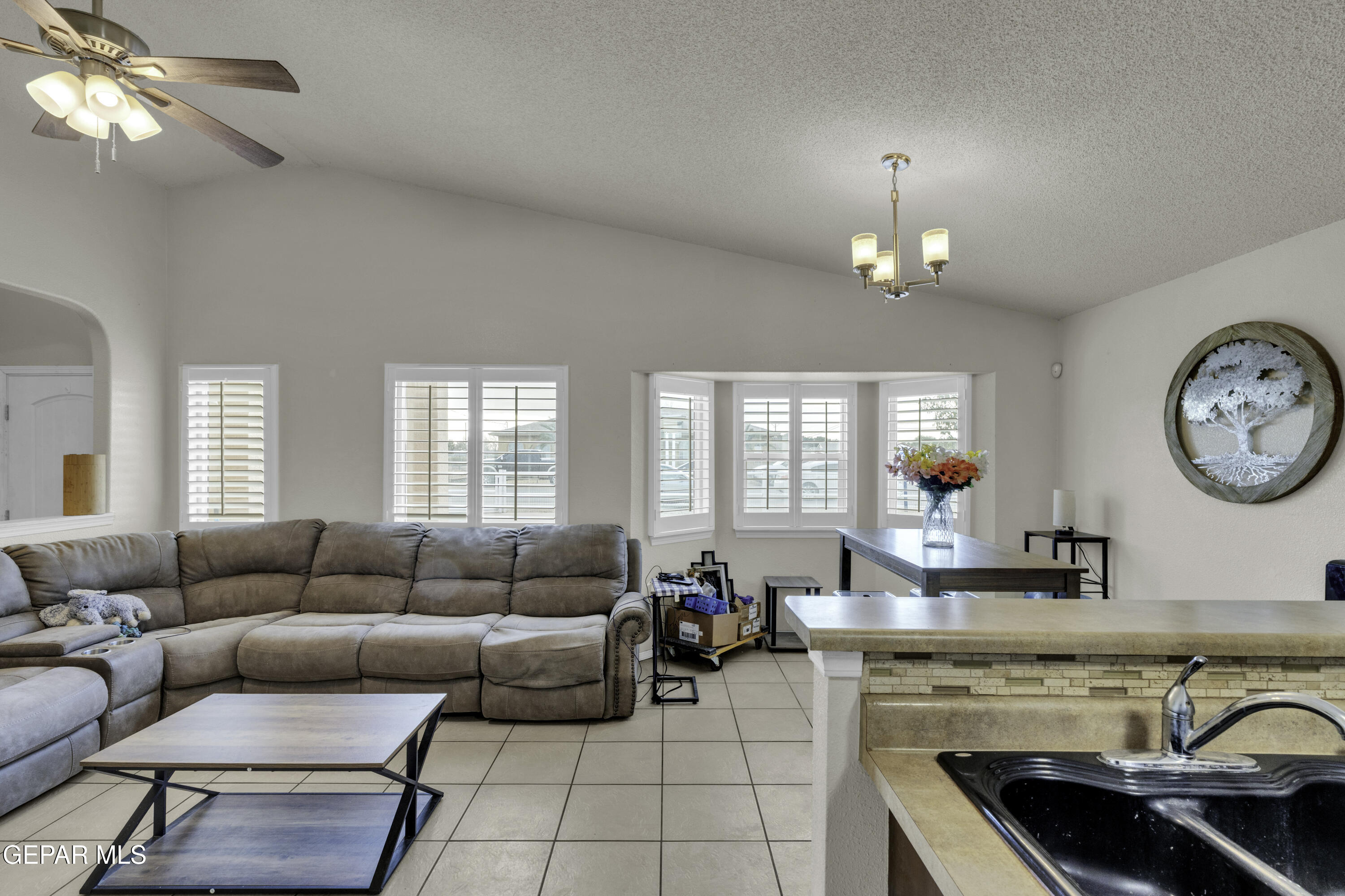 11701 Flor Del Rio Street Socorro, TX 79927 - Photo 12 of 50 5 (2)