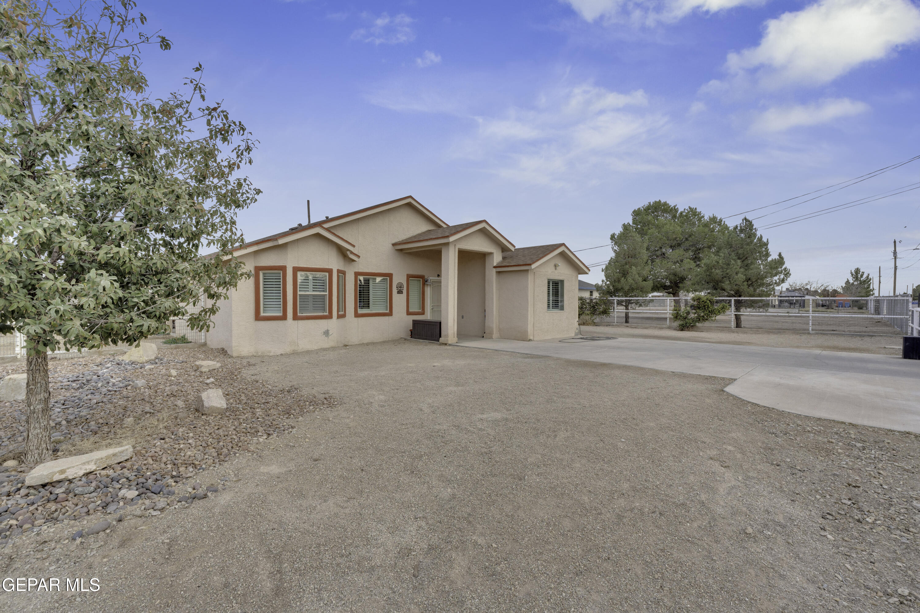 11701 Flor Del Rio Street Socorro, TX 79927 - Photo 4 of 50 2 (3)