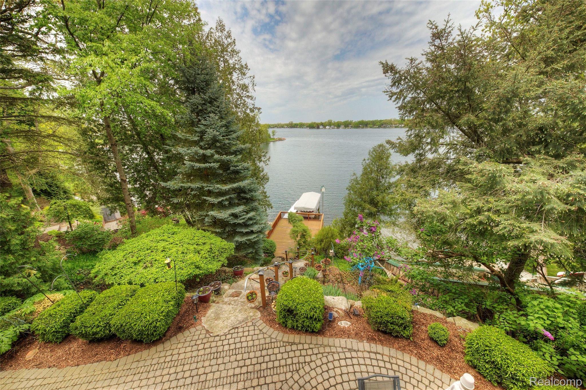 2901 Ridge Road White Lake, MI 48383 - Photo 77 of 86 4H8A4078_79_80.jpg