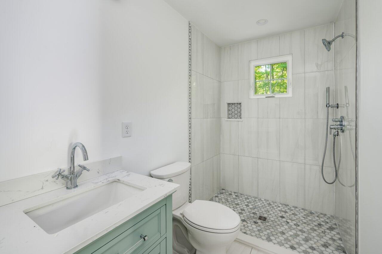 200 Shore Road Cape Neddick, ME 03902 - Photo 27 of 35 22