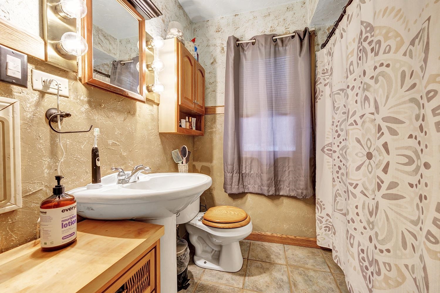 1020 Goodell Street Green Bay, WI 54301 - Photo 12 of 20