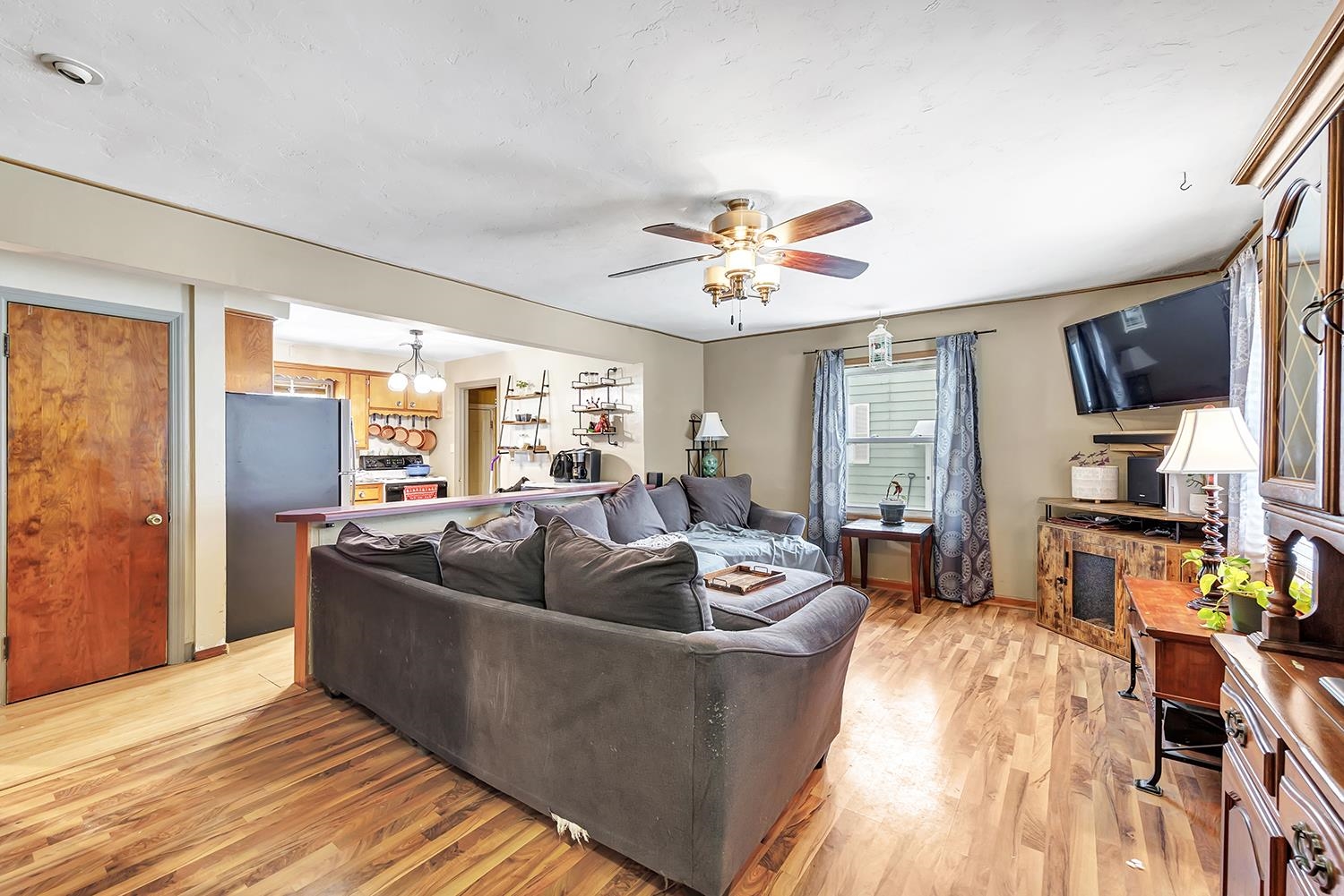 1020 Goodell Street Green Bay, WI 54301 - Photo 5 of 20