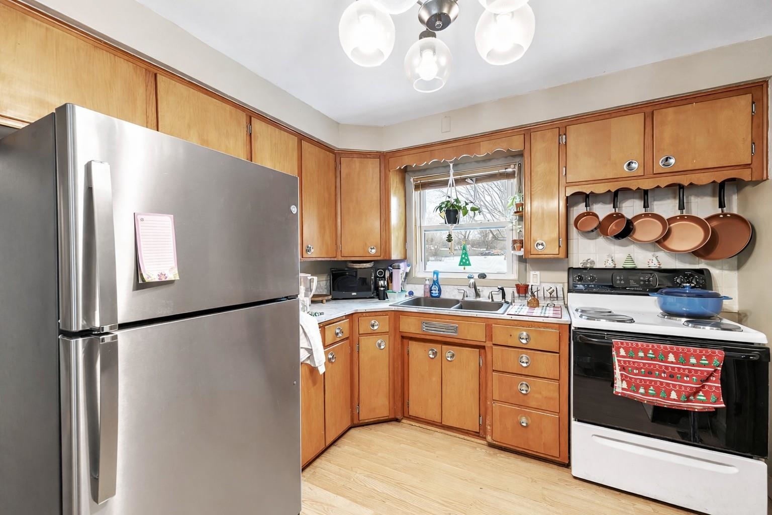 1020 Goodell Street Green Bay, WI 54301 - Photo 7 of 20